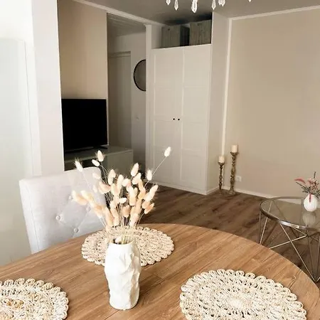 Vaikne Peatuspaik Linna Sudames *
