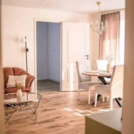 Vaikne Peatuspaik Linna Sudames Appartement *